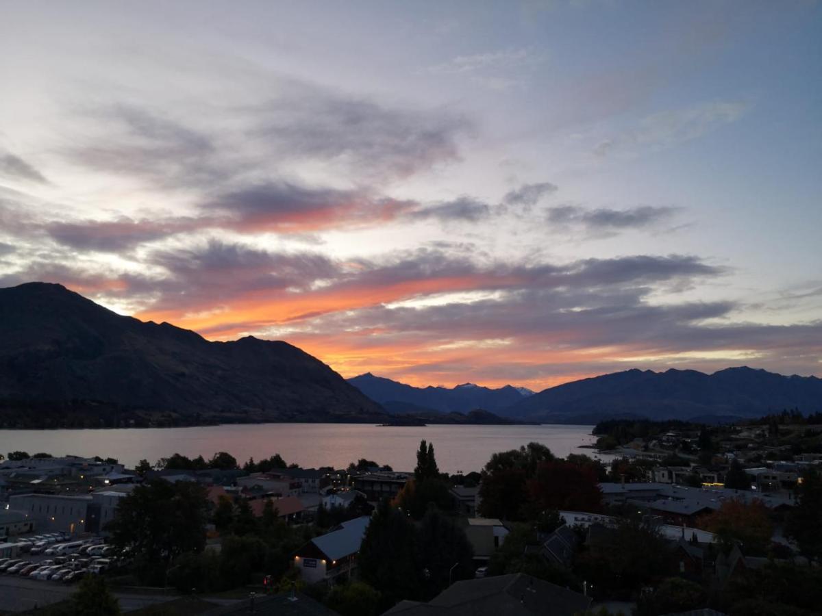 Mountain View Backpackers Pansiyon Wanaka Dış mekan fotoğraf
