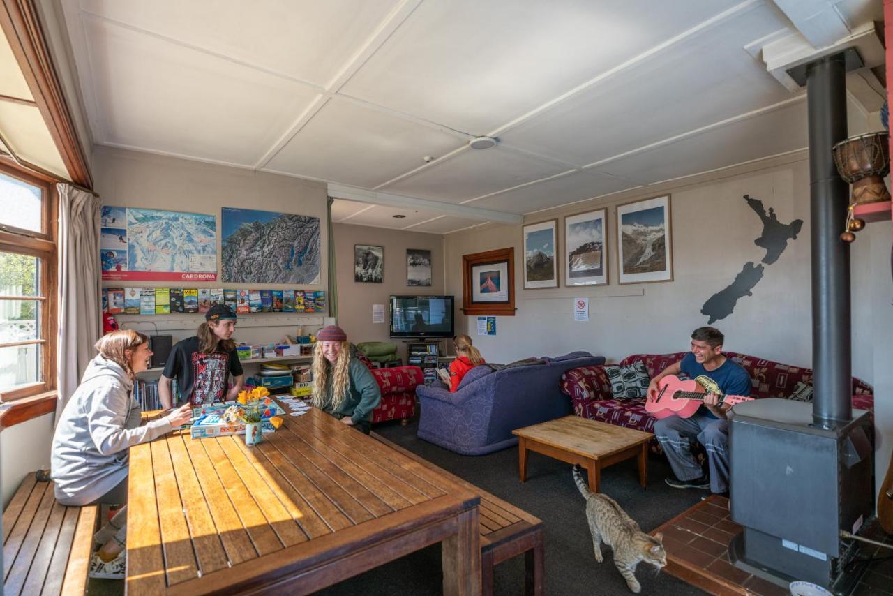 Mountain View Backpackers Pansiyon Wanaka Dış mekan fotoğraf