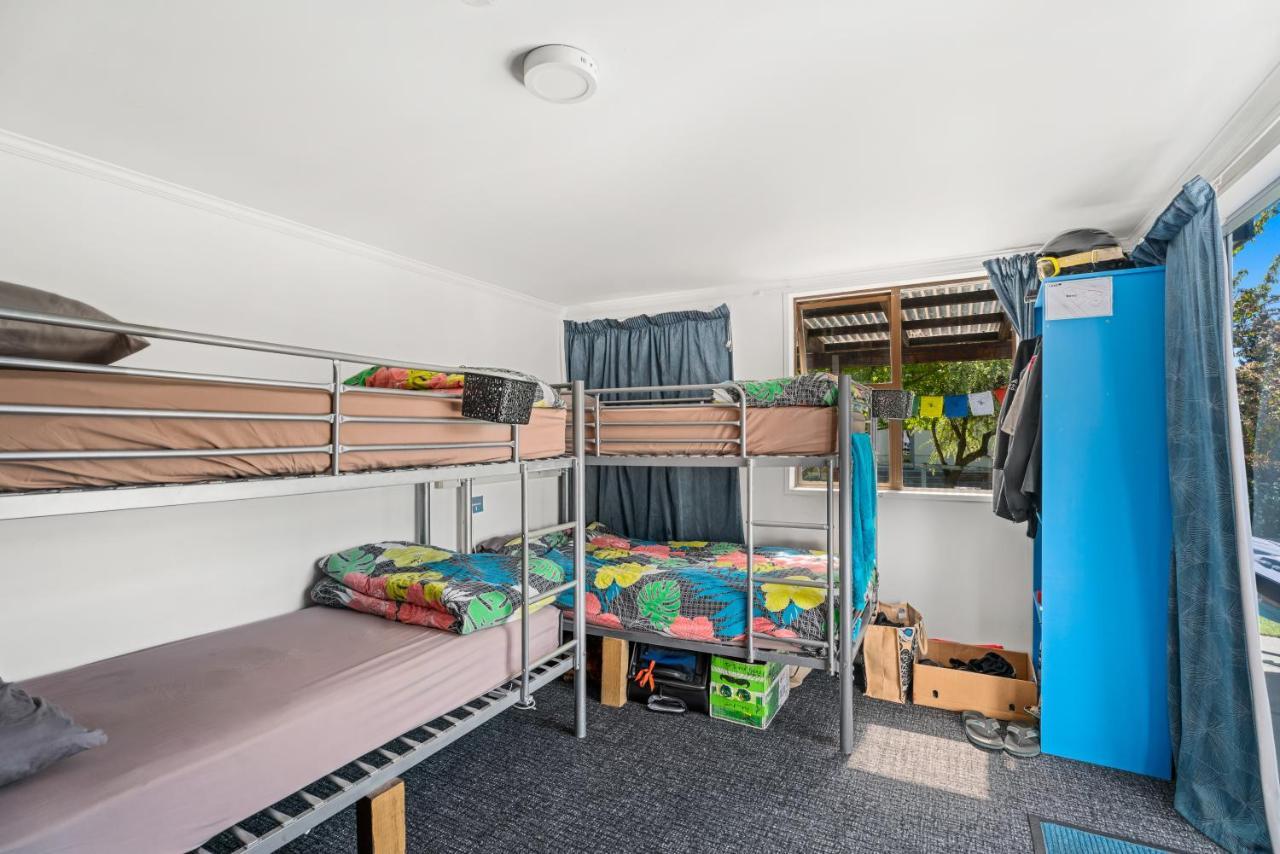 Mountain View Backpackers Pansiyon Wanaka Dış mekan fotoğraf